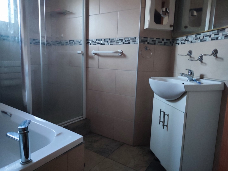 3 Bedroom Property for Sale in Uitsig Free State